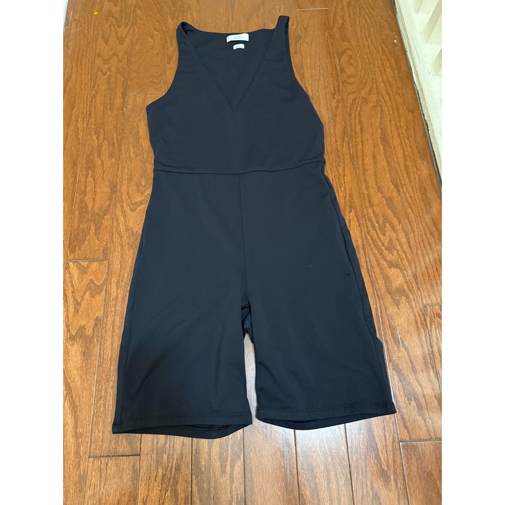 Babaton Contour V-Neck Romper Black Sleeveless Bodysuit Shorts Large Aritzia